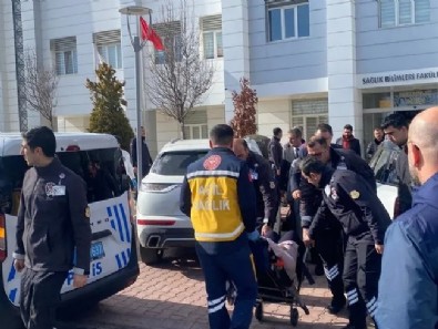 Konya Selçuk Üniversitesi'nde önce dekan yardımcısını, ardından da kendisini vurdu.